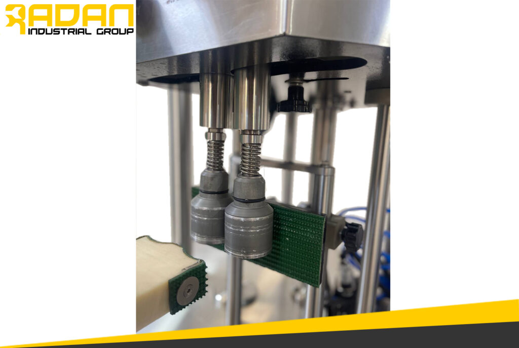 دستگاه درب بند دو هد خط تولید روغن موتور